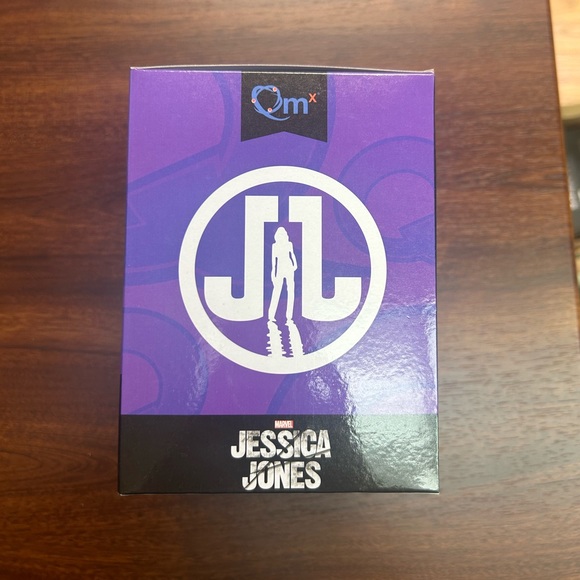 Jessica Jones Marvel Netflix Figurine Collectible Loot Crate Exclusive Q Fig - Picture 4 of 5